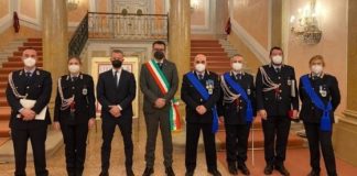 Polizia locale di Vicenza, alla festa regionale nuovo riconoscimento ufficiale per un’operazione del Natale 2018 Sindaco di Vicenza Rucco, consigliere Naclerio e agenti alla festa della polizia locale di Vicenza