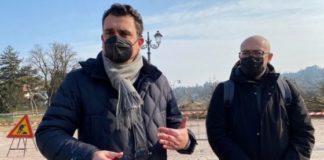 Campo Marzo a Vicenza, sindaco Francesco Rucco e assessore Mattia Ierardi: al via la messa a dimora di 100 nuove piante Francesco Rucco e Mattia Ierardi a Campo Marzo