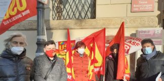 Tagli sanità e morti sul lavoro: a Vicenza USB protesta contro politiche governo Draghi sotto sede Confindustria presidio USB Confindustria Vicenza 28 gennaio
