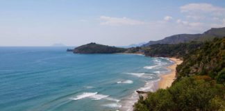La spiaggia di Torre Olevola, una lingua di sabbia soffice e dorata Spiaggia di Torre Olevola