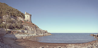 Torre Paola, al confine tra San Felice Circeo e Sabaudia Spiaggia di Torre Paola.