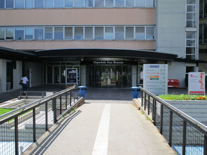 pedalata medico vaccinatore arrestato vicenza Ulss 8 Berica, ospedale San Bortolo di Vicenza accesso strutture sanitarie