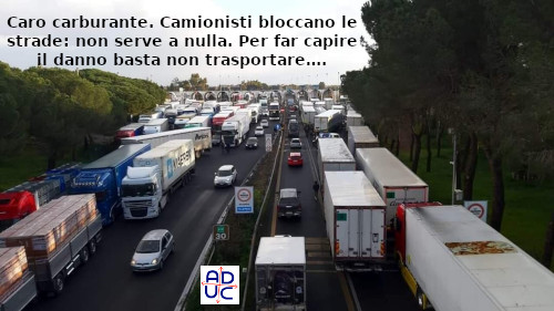 Camionisti bloccano le strade per caro carburante