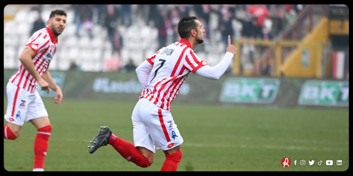 Lr Vicenza: Cavion esulta dopo un gol