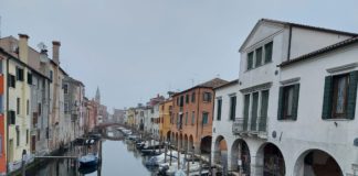 Una passeggiata a Chioggia: città di ponti, pesce… e dell’orologio più antico del mondo! chioggia sversamento carburante