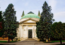 Vicenza, novità ai cimiteri: area per la sepoltura degli animali e turismo per le tombe illustri. Il commento di Luca Poncato Cimitero Maggiore di Vicenza cimiteri animali