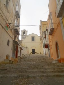 La salita degli Scalzi con, alla sommità, la chiesa di Santa Maria di Porto Salvo.