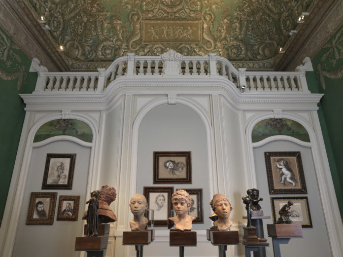 Gallerie d’Italia, sala della Fedeltà con disegni e sculture di Vincenzo Gemito