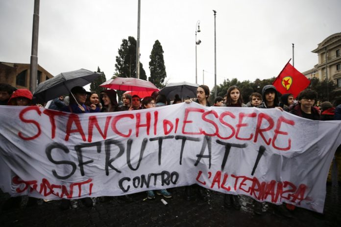 Manifestazione studenti e studentesse contro PCTO