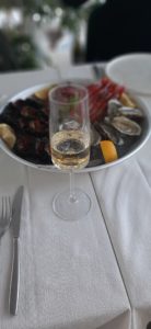 Chiaromonte ancestrale e frutti di mare