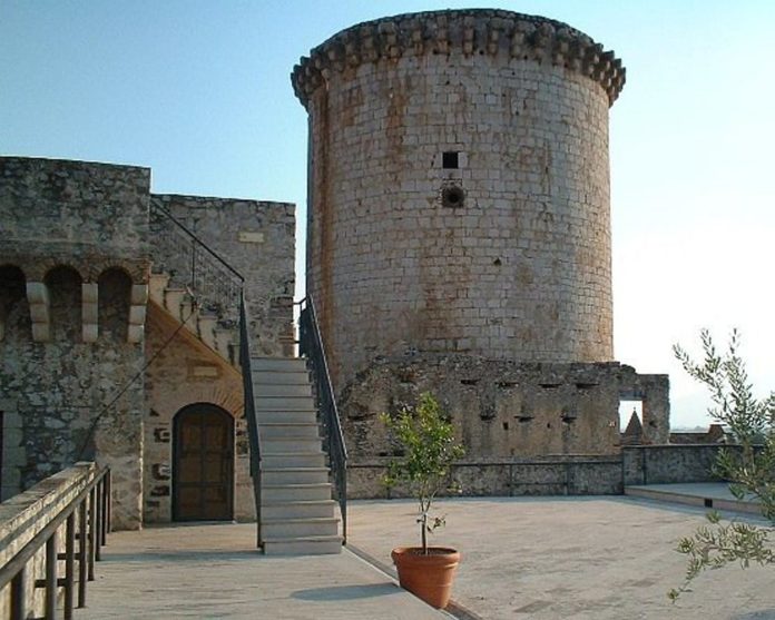 Il castello di Fondi