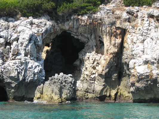 Grotta del Fossellone, Circeo