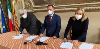 Convenzione tra Donna chiama Donna e LILT, Matteo Tosetto: per promuovere servizi per donne in difficoltà a Vicenza Convenzione Domma Chiama Donna con Lilt, Da sinistra Cesare Benedetti, Matteo Tosetto e Maria Zatti