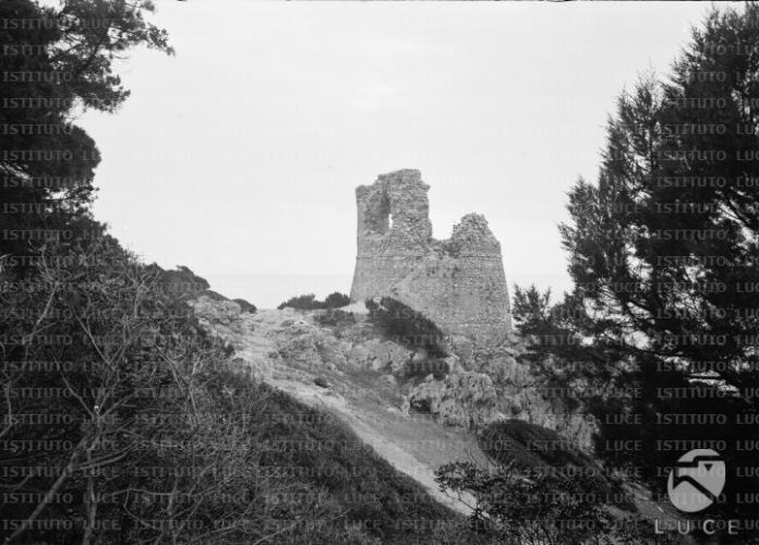 Rudere di Torre Moresca sul Circeo.