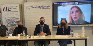 Mech4Future. Boschetto, Pauletto, Boin, Scarfi e Donazzan: percorso avvicinamento a professioni della meccanica per secondaria I° grado Mech4future: da sx Pauletto, Boin, Scarfi e in video Donazzan