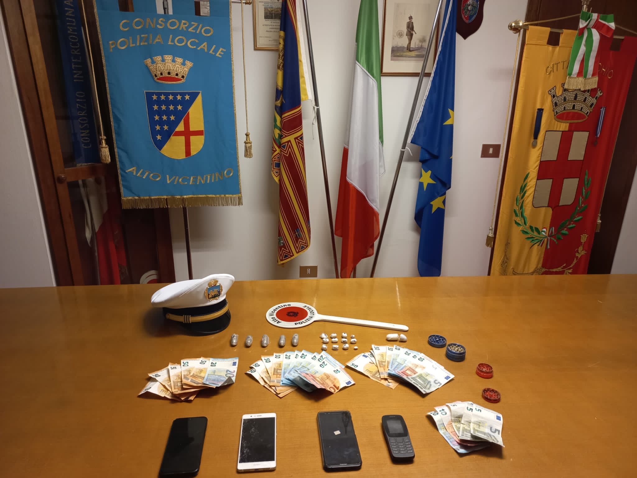 Schio - Piovene Rocchette, Polizia Locale Nordest Vicentino e Carabinieri di Piovene: due spacciatori arrestati e uno rimpatriato