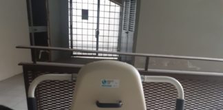 Bagni pubblici, Ciro Asproso (Coalizione Civica per Vicenza): ad un anno di distanza, la rampa per disabili è ancora fuori uso Bagni pubblici a Vicenza, pedana per disabili fuori uso