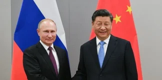 Cauta alleanza fra Cina e Russia: sfida per l’Occidente? Corte Internazionale di Giustizia dell’ONU all’Aja condanna l’invasione con solo i loro voti contrari Alleanza fra Cina e Russia, Vladimir Putin e Xi Jinping si stringono la mano