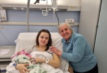 Ucraina, accoglienza veneta senza sosta. Zaia a neonata Ariana: “la tua terra ritrovi presto la pace”. Giunte a Verona 6 consigliere di Kharkiv Ariana, appena nata, e la mamma ucraina rifugiata in Veneto