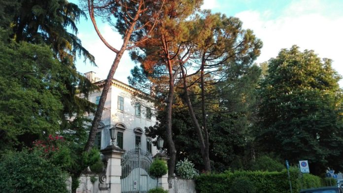 Contrà Cantarane con palazzo vecchia Romanelli (foto Pinterest)