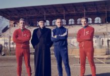 1992 e 1984, morto o ucciso in lago don Mario Bisaglia. In mare toccò al fratello, il politico rodigino Antonio. Mistero da I Repubblica: l’epilogo? Don Mario Bisaglia con lo staff del "suo" Rovigo Calcio