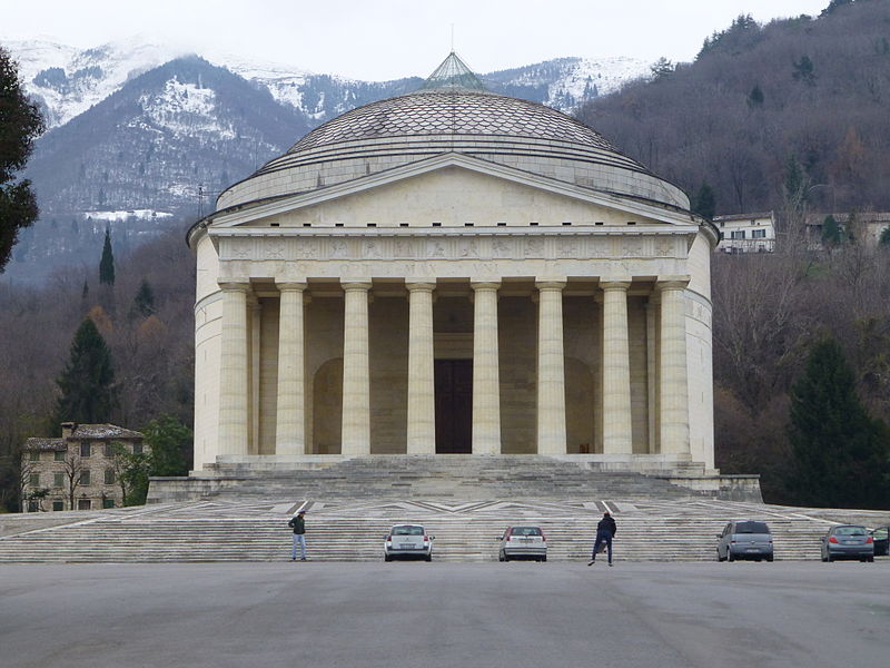Possano - Tempio di Antonio Canova (la foto è tratta da wikipedia)