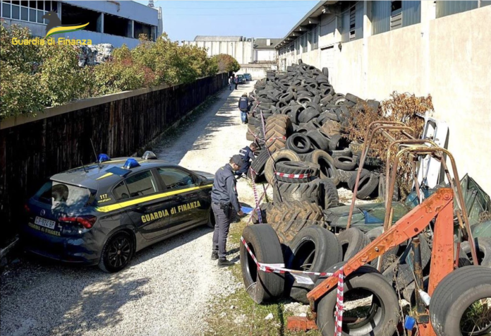 Rifiuti speciali a Montebello, GdF di Vicenza sequestra tonnellate di pneumatici abbandonati