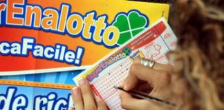 Superenalotto, numeri combinazione vincente 19 agosto