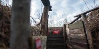 Ucraina, ore cruciali al fronte: russi infiltrati a Pokrovsk, Kiev invia unità Azov