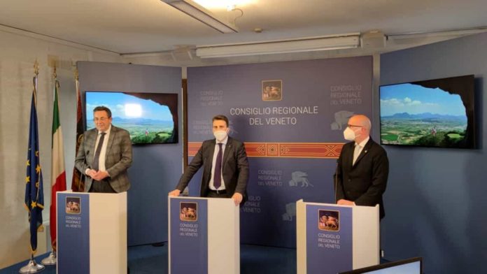 Presentazione Giornata regionale dei Colli Veneti: da sx Follador (UPLI), Ciambetti e Zecchinato