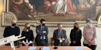 Parco della Pace a Vicenza. Rucco, Siotto, Ierardi, Tolio e Cattaneo con Coccarielli: piantati 43 alberi in memoria vittime Ponte Morandi Parco della Pace a Vicenza. Ierardi, Siotto, Rucco, Cattaneo, Cocciarelli e Tolio: 43 alberi per ricordare vittime Ponte Morandi