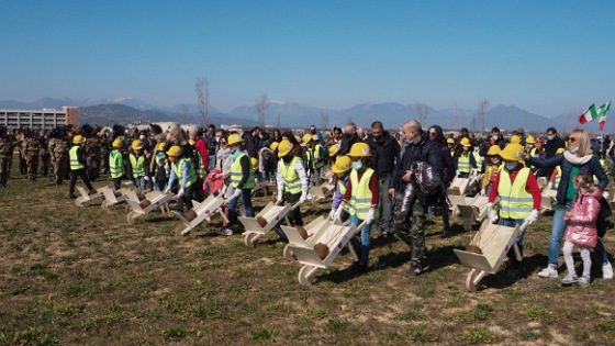 Parco della pace a Vicenza: 43 alberi piantumati in memoria vittime del ponte Morandi