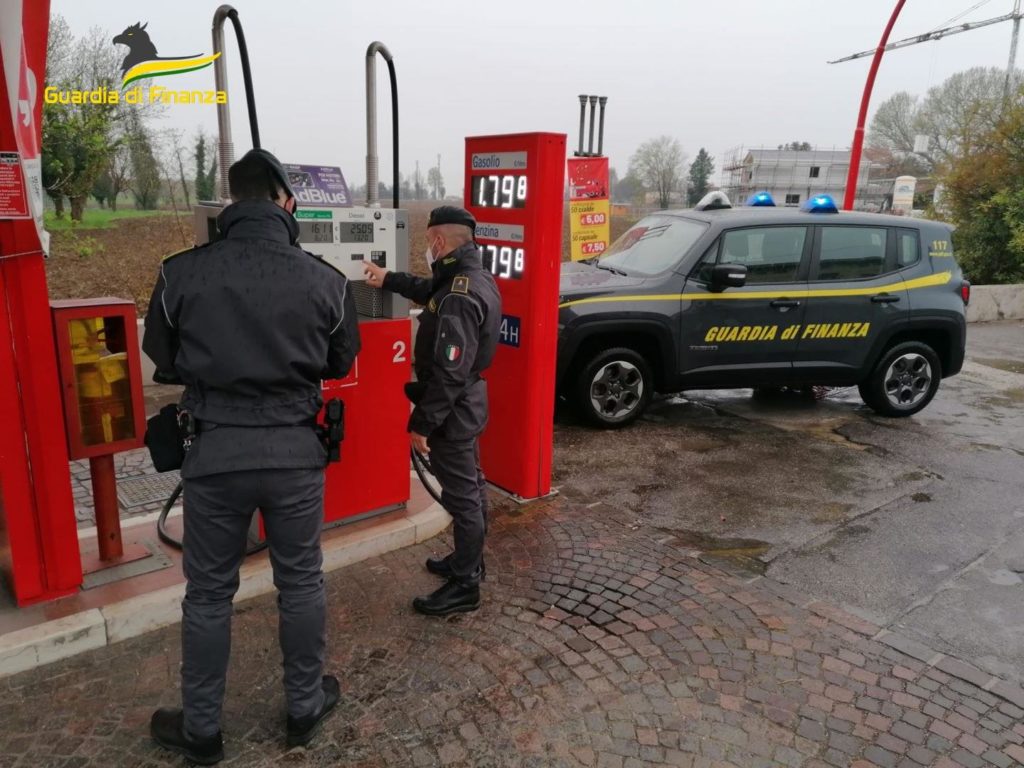 Carburante annacquato a Colceresa (Vicenza), GdF in azione