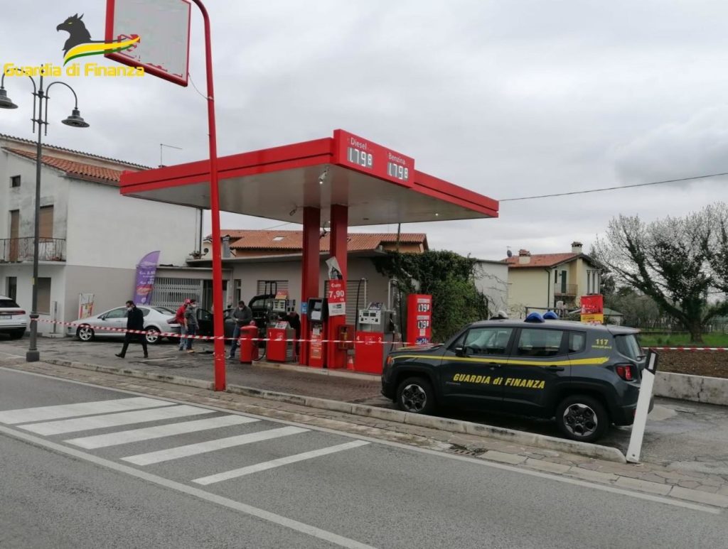 Carburante annacquato a Colceresa (Vicenza), interviene la GdF