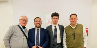 Congresso PSI Vicenza col segr. naz. Marajo: il giovane Giuseppe Maria Toscano nuovo Segretario provinciale. I saluti di altre forze politiche Congresso provinciale PSI Vicenza, da sx segr. naz. Marajo, segr, prov. Toscano e segr. cittadino Fantò