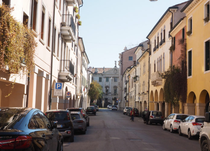 Contrà Lodi (Vicenza-Francesco Dalla Pozza-Colorfoto per ViPiù)