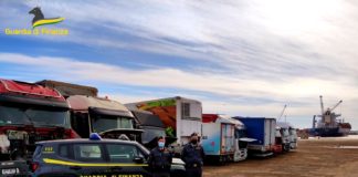 Sequestrati dalla Guardia di Finanza di Venezia 60 automezzi commerciali pronti per essere esportati verso i Porti del Nord Africa GdF sequestra automezzi commerciali da esportare