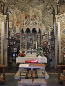 Interno chiesa Madonna del Lago Scanno 2