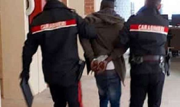 Marocchino arrestato da carabinieri (foto di archivio)