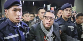 La prima condanna per sedizione a Hong Kong sotto la sovranità cinese: quaranta mesi di carcere a Tam Tak-chi, dj e attivista pro-democrazia am Tak-chi, dj e attivista pro-democrazia di Hong Kong