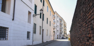 “Toponimi vicentini narrati da Luciano Parolin”: Contrà della Fascina, Contrà della Fossetta e Stradella della Fossetta Contrà della Fascina (Colorfoto per ViPiu.it)