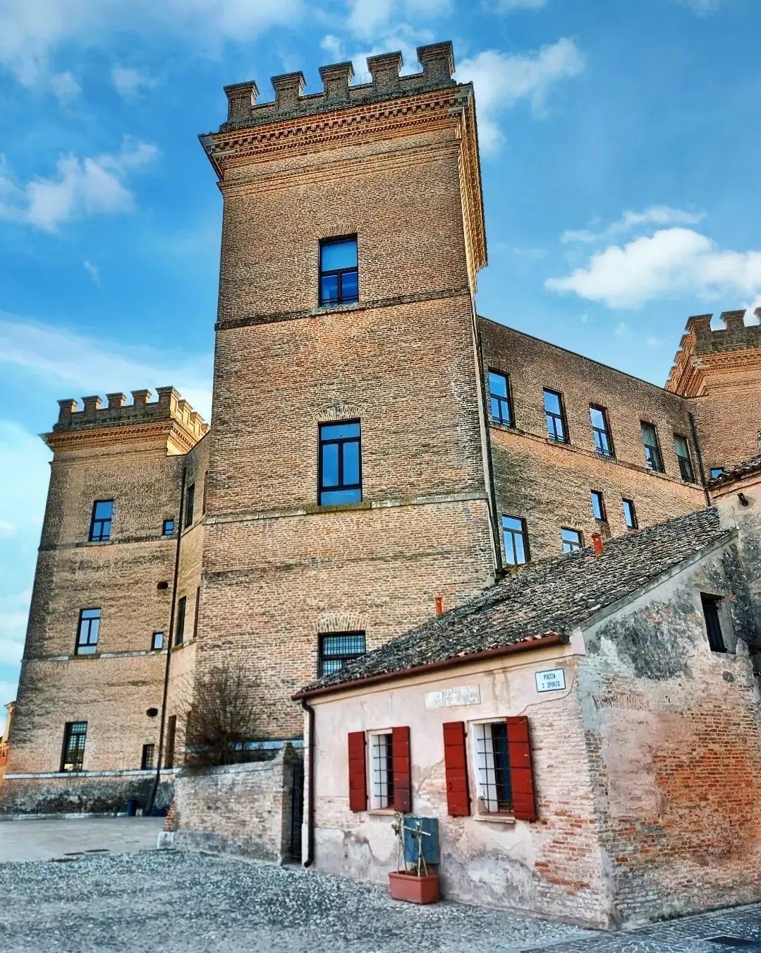 torre merlata al castello della mesola