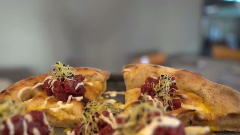 Nuvola al Prosecco, riceve i complimenti del presidente Zaia la pizza al prosecco di Mauro Pozzer alla pizzeria Alla Rotonda di Thiene