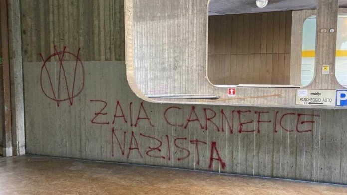 zaia scritte no vax padova