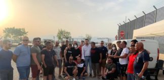 I pescatori attaccano “provvisoriamente” la rete al chiodo. Da Sud a Nord sale la protesta contro il caro – gasolio