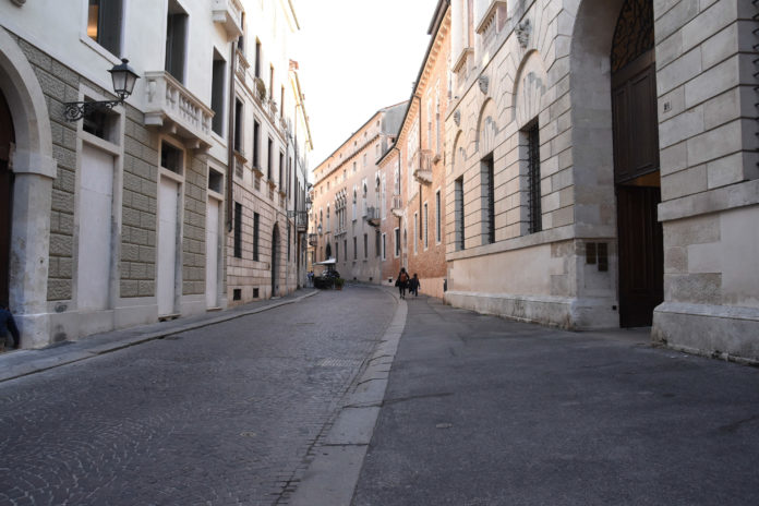 Contrada Porti (Vicenza-Francesco Dalla Pozza-Colorfoto per ViPiù)