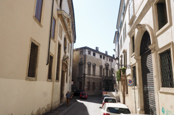 Contrà Oratorio dei Proti (Vicenza-Francesco Dalla Pozza-Colorfoto per ViPiù)