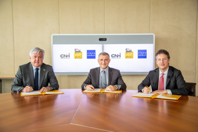 Guido Brusco, Direttore Generale Natural Resources di Eni_ Carlo Lambro, Brand President New Holland Agriculture_ Michele Ziosi, Senior Vice President Institutional Relations Iveco Group sostenibilità agricoltura trasporti