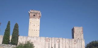 Il Castello di Montorio Veronese, una perla medioevale a pochi km da Verona Il Castello di Montorio Veronese visto dal parco interno. Foto: Marta Cardini
