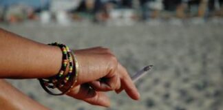 Il fumo causa il 90% delle diagnosi di cancro al polmone, Aiom: “Aumentare il costo delle sigarette”